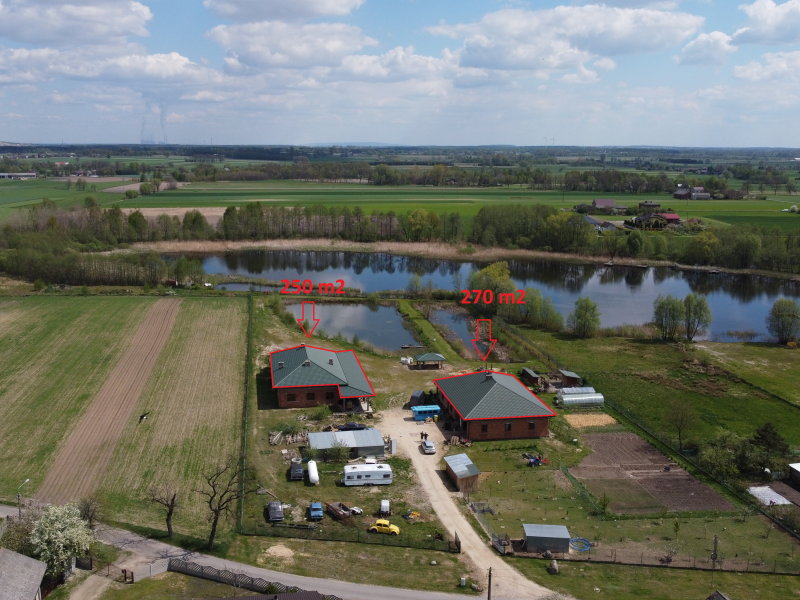 Dwa nowe domy, trzy działki, stawy, jezioro