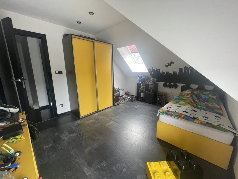 Na sprzedaż dom z basenem 220m2