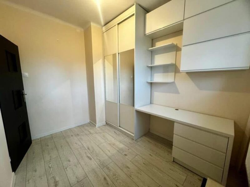 Do wynajęcia mieszkanie o powierzchni 33 m² w dzielnicy Raków, przy ul. Gaczkowskiego.