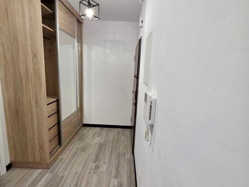 Na sprzedaż 2-pokojowe mieszkanie 47,5 m² – parter, dzielnica Parkitka, Osiedle Brylantowe