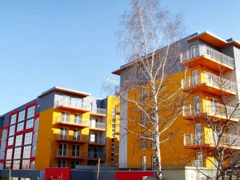 Na sprzedaż 2-pokojowe mieszkanie 47,5 m² – parter, dzielnica Parkitka, Osiedle Brylantowe